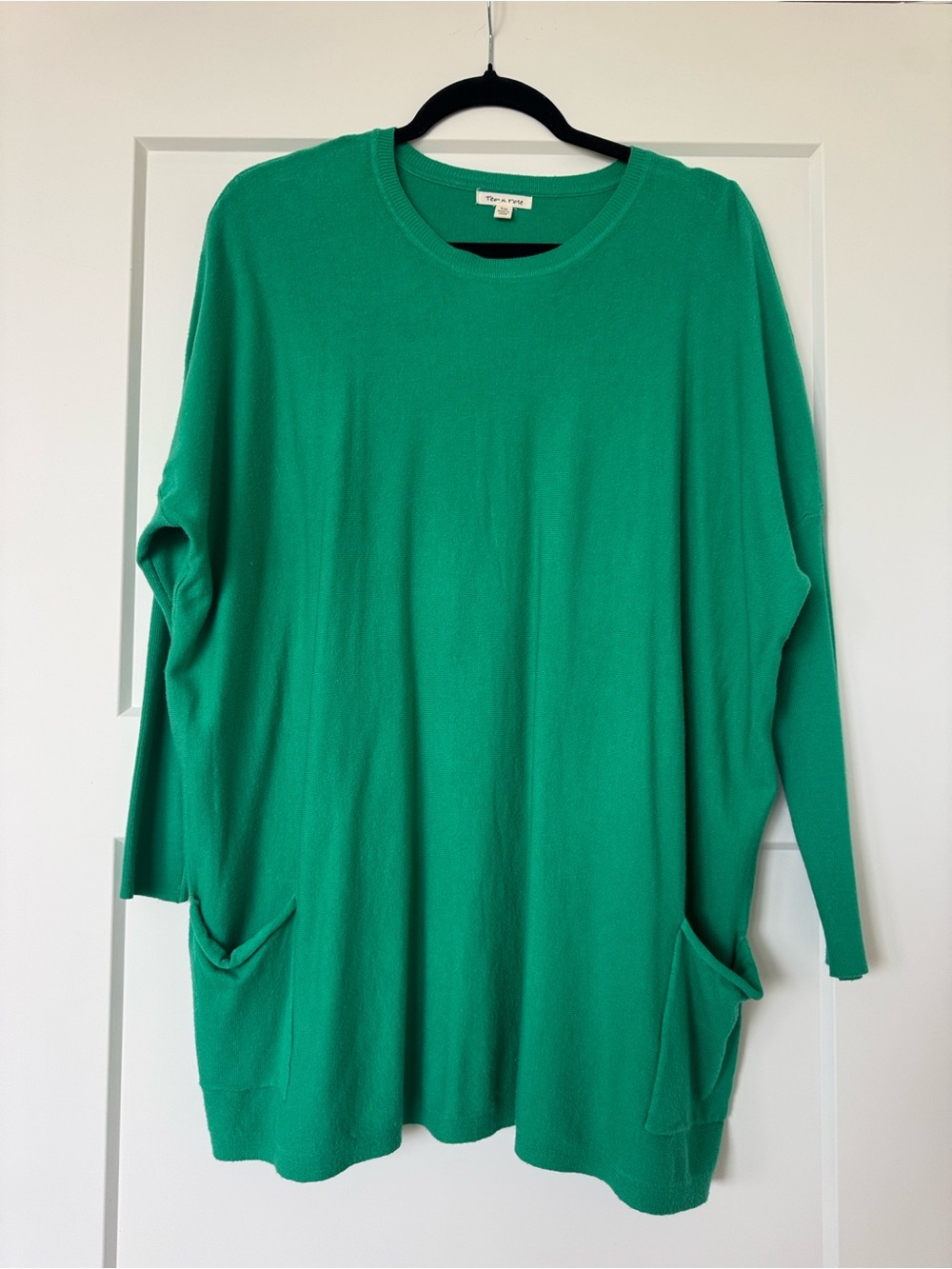 tea n rose Emerald Green Crewneck Sweater - Picture 2 of 6